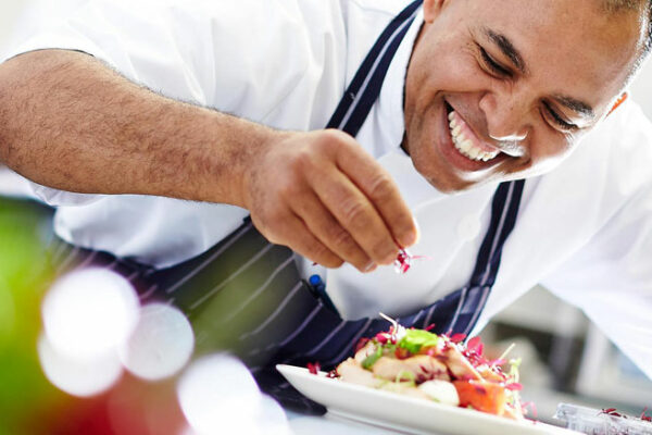 4 Advantages of Hiring a Professional Caterer